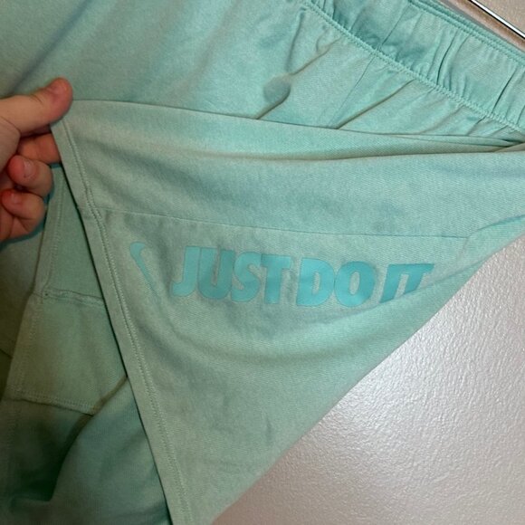 Nike‎ Women's Casual Teal Shorts - Size Large - Picture 4 of 4